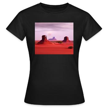 Monument Valley - Frauen T-Shirt - Schwarz - Vorne - AI Model Female 172 dark (172cm)