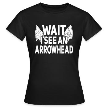 Arrowhead Hunting Arrowheads Flintknapping - Women's T-Shirt - black - Front - AI Model Female 172 dark (172cm)