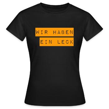 unter uns ist ein Spion - Frauen T-Shirt - Schwarz - Vorne - AI Model Female 172 dark (172cm)
