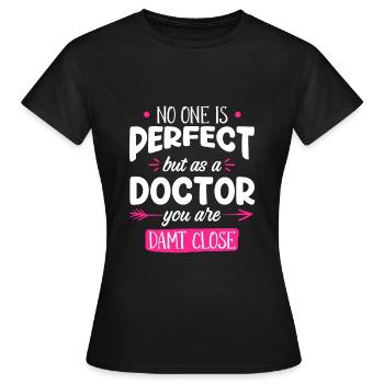 Disputation 2022 Doctorat - T-shirt Femme - noir - Devant - AI Model Female 172 dark (172cm)