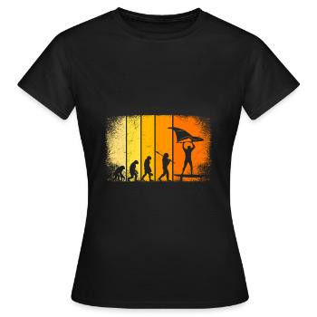 Wing Surfer Wing Foiler Evolution Wing Foil - Frauen T-Shirt - Schwarz - Vorne - AI Model Female 172 dark (172cm)