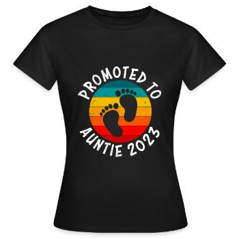 Promoted to Aunt 2023 Promotion Best Aunt - Women's T-Shirt - black - Front - AI Model Female 172 dark (172cm)