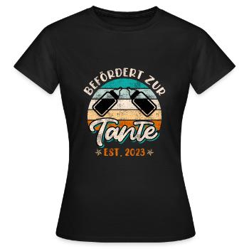 Promoted to Aunt Promotion Best Aunt - Women's T-Shirt - black - Front - AI Model Female 172 dark (172cm)