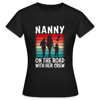 Assistante maternelle sur la route avec son équipage Assistante maternelle - T-shirt Femme - noir - Devant - AI Model Female 172 dark (172cm)