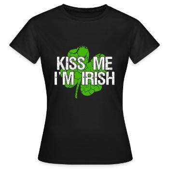 Embrasse-moi que je suis irlandais - Embrasse-moi, je suis irlandais - T-shirt Femme - noir - Devant - AI Model Female 172 dark (172cm)