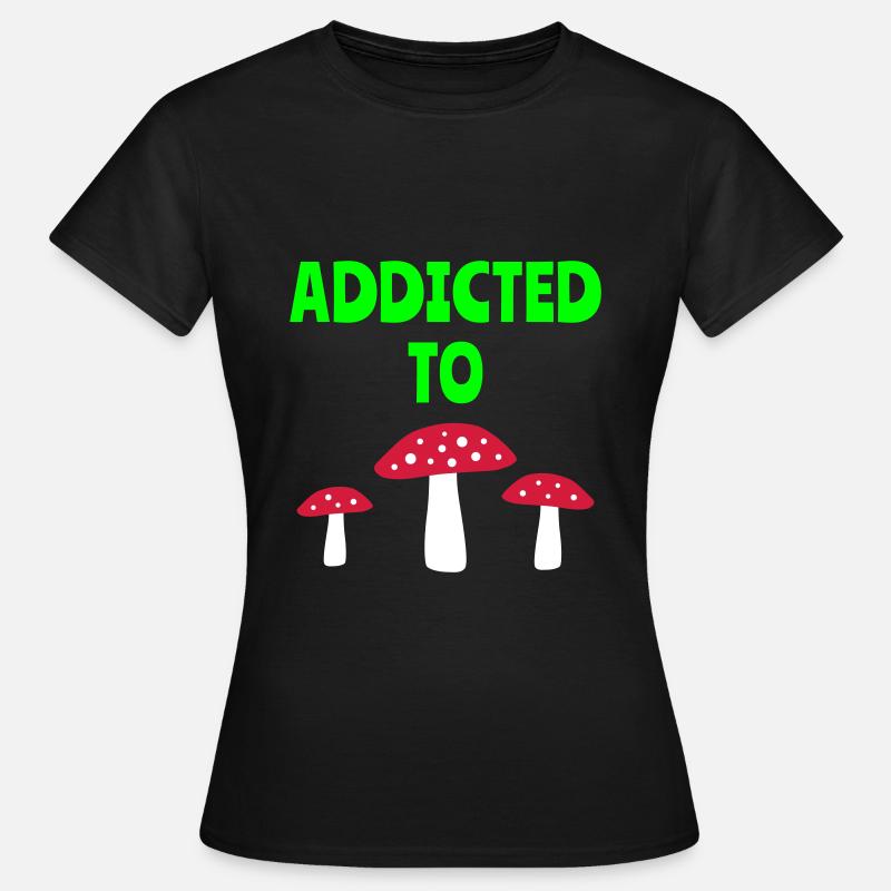 Addicted to fly agarics (three fly agarics) - Women's T-Shirt - black