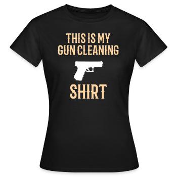 GUNS: Gun Cleaning - Frauen T-Shirt - Schwarz - Vorne - AI Model Female 172 dark (172cm)