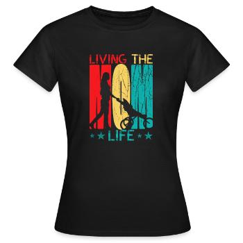 Coole Mama, die lustig sagt - Frauen T-Shirt - Schwarz - Vorne - AI Model Female 172 dark (172cm)