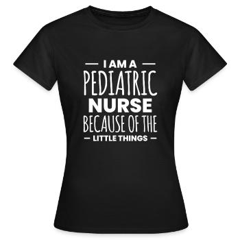 Dans Une infirmière pédiatrique à cause des petites choses - T-shirt Femme - noir - Devant - AI Model Female 172 dark (172cm)