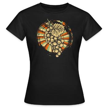 Grapes winemakers - Women's T-Shirt - black - Front - AI Model Female 172 dark (172cm)