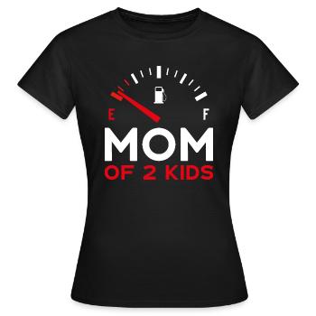 MOM OF 2 KIDS MAMA ZWEI KINDER - Frauen T-Shirt - Schwarz - Vorne - AI Model Female 172 dark (172cm)