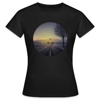 Landschaft 1 - Frauen T-Shirt - Schwarz - Vorne - AI Model Female 172 dark (172cm)