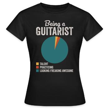 Als Gitarrist Musiker Gitarrist - Frauen T-Shirt - Schwarz - Vorne - AI Model Female 172 dark (172cm)