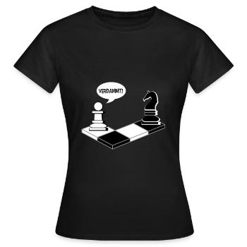 Lustiges Schach Schachspiel - Frauen T-Shirt - Schwarz - Vorne - AI Model Female 172 dark (172cm)