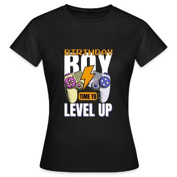 Geburtstagskind Zeit, um Videospiel Geburtstag zu verbessern - Frauen T-Shirt - Schwarz - Vorne - AI Model Female 172 dark (172cm)