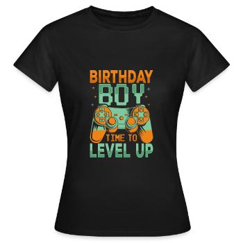 Geburtstagskind Zeit, um Videospiel Geburtstag zu verbessern - Frauen T-Shirt - Schwarz - Vorne - AI Model Female 172 dark (172cm)