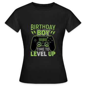 Geburtstagskind Zeit, um Videospiel Geburtstag zu verbessern - Frauen T-Shirt - Schwarz - Vorne - AI Model Female 172 dark (172cm)