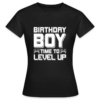 Geburtstagskind Zeit, um Videospiel Geburtstag zu verbessern - Frauen T-Shirt - Schwarz - Vorne - AI Model Female 172 dark (172cm)