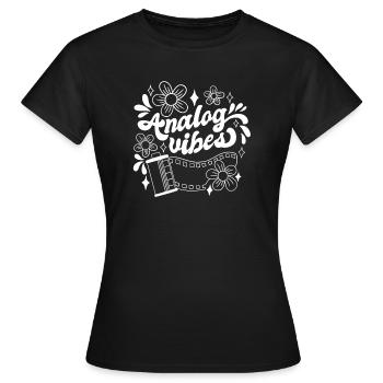 Retro Photographer Vintage Analog Vibes - Frauen T-Shirt - Schwarz - Vorne - AI Model Female 172 dark (172cm)