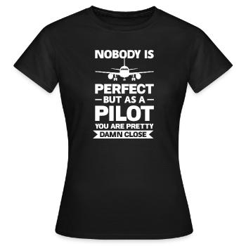 Pilot Pilot Gift - Women's T-Shirt - black - Front - AI Model Female 172 dark (172cm)
