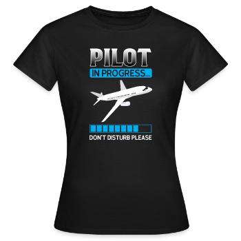 Pilot Pilot Flugzeug Geschenk - Frauen T-Shirt - Schwarz - Vorne - AI Model Female 172 dark (172cm)