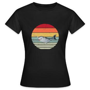 Narwal - Frauen T-Shirt - Schwarz - Vorne - AI Model Female 172 dark (172cm)
