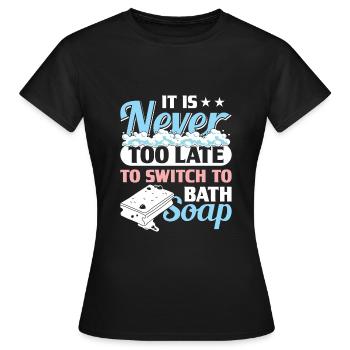 Seife machen - Frauen T-Shirt - Schwarz - Vorne - AI Model Female 172 dark (172cm)