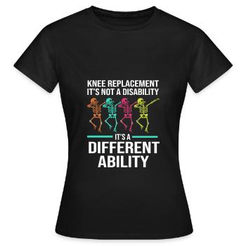 Knie Operation - Frauen T-Shirt - Schwarz - Vorne - AI Model Female 172 dark (172cm)