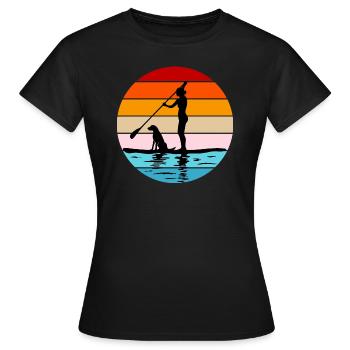Debout Femme Pagayeuse avec chien - T-shirt Femme - noir - Devant - AI Model Female 172 dark (172cm)