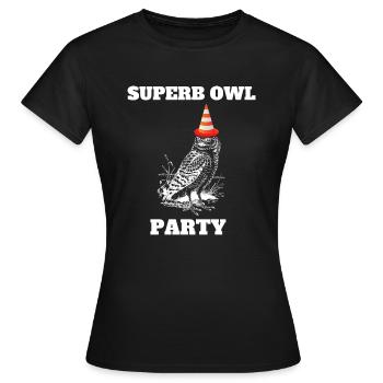 Hervorragende Eulenparty, was wir im Schatten tun - Frauen T-Shirt - Schwarz - Vorne - AI Model Female 172 dark (172cm)