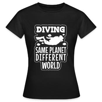 Taucher Wasser Korallen - Frauen T-Shirt - Schwarz - Vorne - AI Model Female 172 dark (172cm)