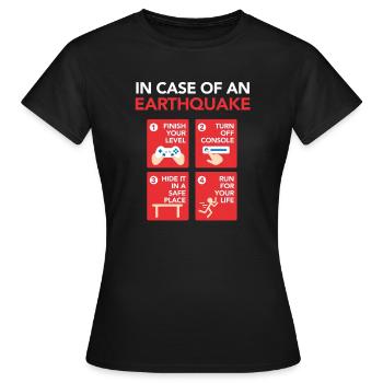Gamer Erdbeben - Gaming Love - Frauen T-Shirt - Schwarz - Vorne - AI Model Female 172 dark (172cm)