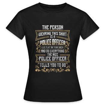Menottes du shérif de la police - T-shirt Femme - noir - Devant - AI Model Female 172 dark (172cm)