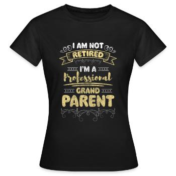 Granny Parents Love Pregnant - Women's T-Shirt - black - Front - AI Model Female 172 dark (172cm)