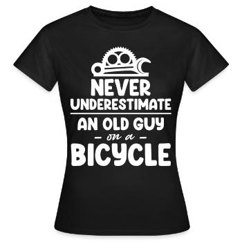 Unterschätze Niemals Einen Alten Darm Auf Einem - Frauen T-Shirt - Schwarz - Vorne - AI Model Female 172 dark (172cm)