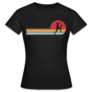 Retro Padel - Frauen T-Shirt - Schwarz - Vorne - AI Model Female 172 dark (172cm)