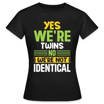 Oui nous sommes jumeaux, non nous ne sommes pas identiques - T-shirt Femme - noir - Devant - AI Model Female 172 dark (172cm)