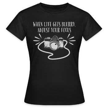 Photographer Camera Focus design Photography - Women's T-Shirt - black - Front - AI Model Female 172 dark (172cm)