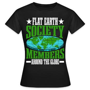 Flat Earth Society, membres du monde entier 16 - T-shirt Femme - noir - Devant - AI Model Female 172 dark (172cm)