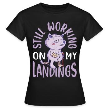 Toujours en train de travailler sur mes atterrissages 4 - T-shirt Femme - noir - Devant - AI Model Female 172 dark (172cm)