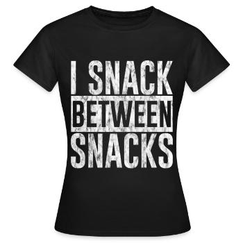Je grignote entre les collations 3 - T-shirt Femme - noir - Devant - AI Model Female 172 dark (172cm)