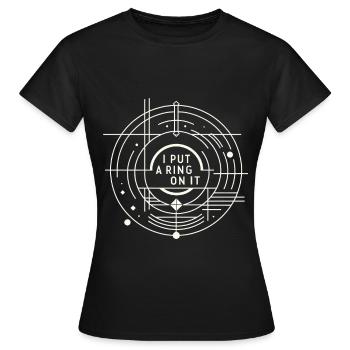 I Put A Ring On It 5 - Frauen T-Shirt - Schwarz - Vorne - AI Model Female 172 dark (172cm)
