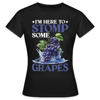 I'm Here To Stomp Some Grapes 21 - Frauen T-Shirt - Schwarz - Vorne - AI Model Female 172 dark (172cm)