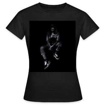 babe - Frauen T-Shirt - Schwarz - Vorne - AI Model Female 172 dark (172cm)