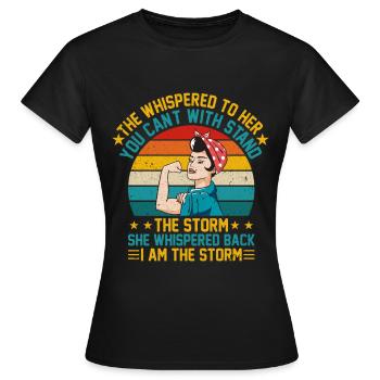 Sie Flüsterten Dass Sie Nicht Mit Den Sturmfrauen - Frauen T-Shirt - Schwarz - Vorne - AI Model Female 172 dark (172cm)