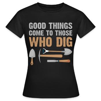 Archaeology for Men, Women, Anthropology - Women's T-Shirt - black - Front - AI Model Female 172 dark (172cm)