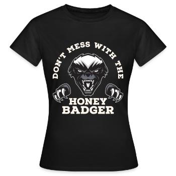 Honigdachs Raubtier - Frauen T-Shirt - Schwarz - Vorne - AI Model Female 172 dark (172cm)