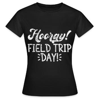 Hourra, journée d’excursion sur le terrain! 4 - T-shirt Femme - noir - Devant - AI Model Female 172 dark (172cm)