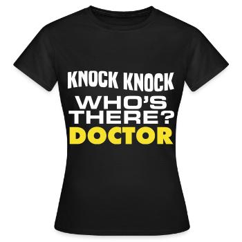 Lustiger Doktor Klopf, klopf, wer ist da? Doktor A - Frauen T-Shirt - Schwarz - Vorne - AI Model Female 172 dark (172cm)