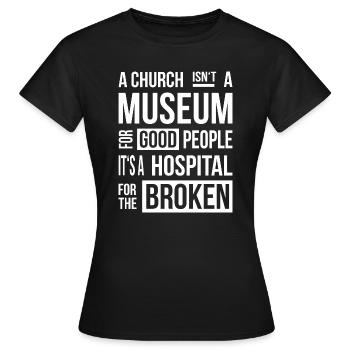 Church Museum - Frauen T-Shirt - Schwarz - Vorne - AI Model Female 172 dark (172cm)